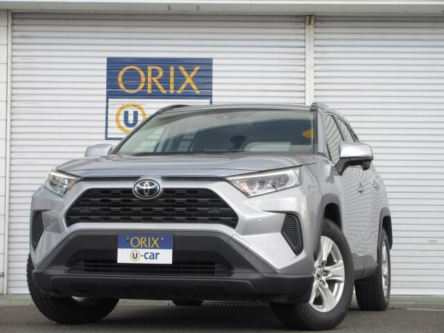 令和3年7月初年度登録の4WD・RAV4のシルバーが入庫致しました。お気軽にお問い合わせください♪