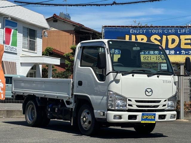 令和2年式タイタントラック、3,0ディーゼルターボ、平ボディー、積載量1550kg、フロア5速...