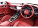 内装はツートーンレザーインテリア(ボルドーレッド/ブラック)です。