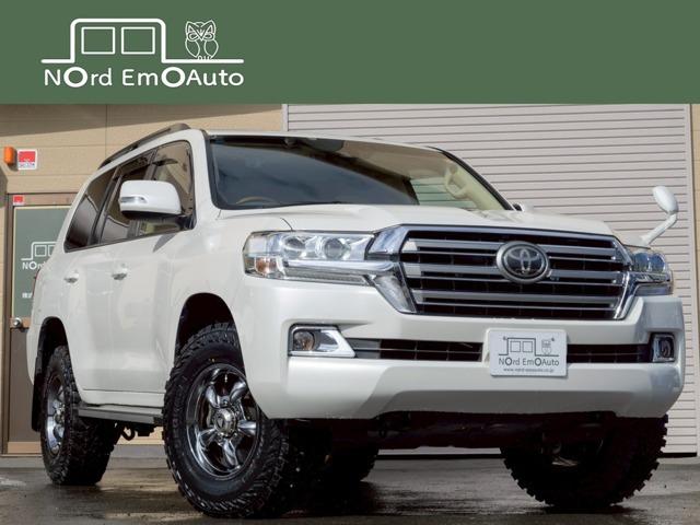 リフトアップしたランクル200制作しました!!関東仕入れで下回りはとても綺麗です!新品部品でリ...